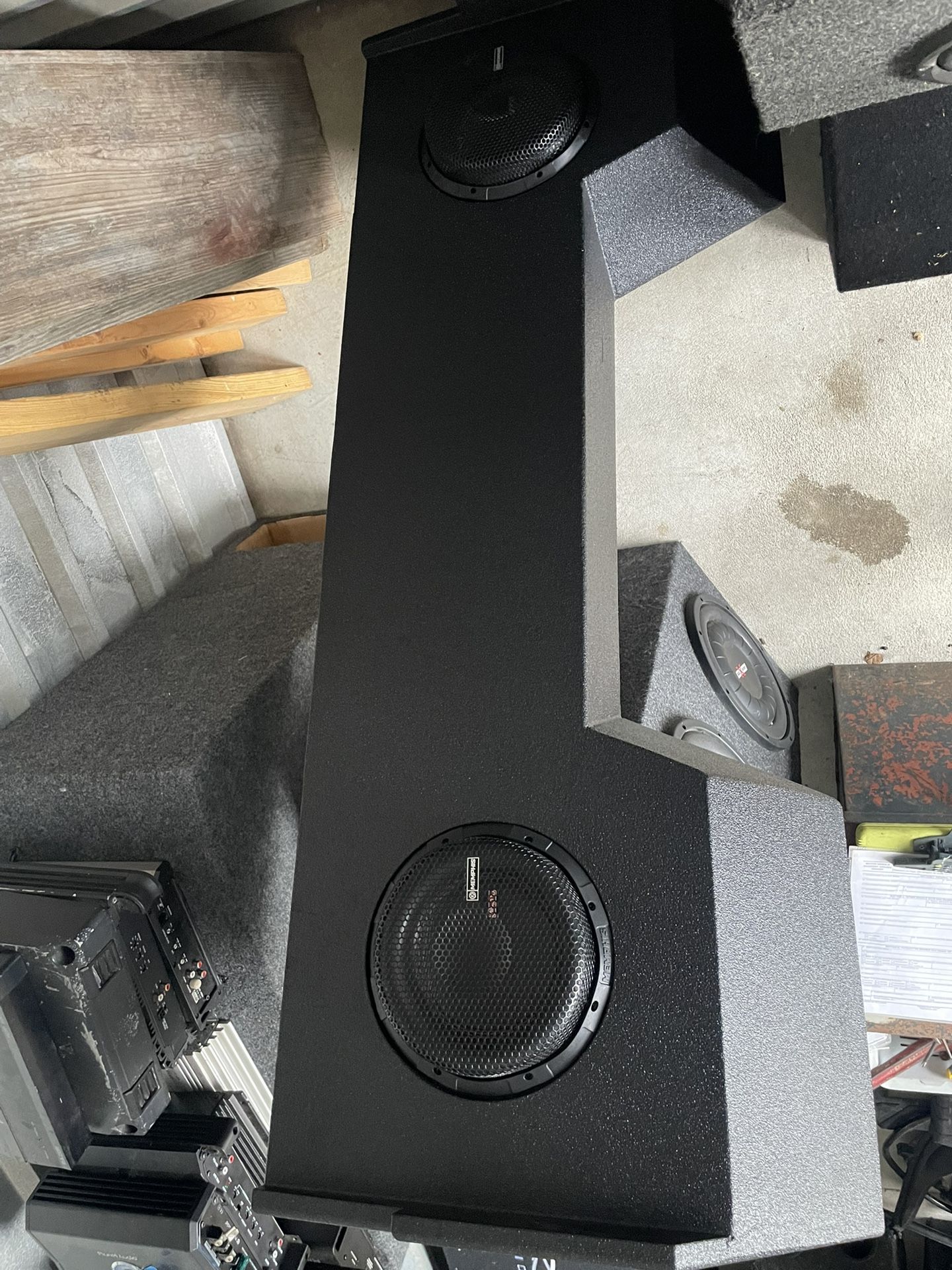 Memphis Mojo 8” Subs In Truck Box