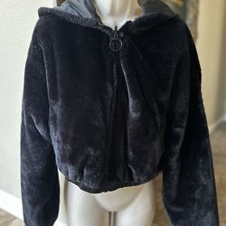 Black faux fur hooded cropped jacket