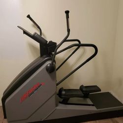 Life Fitness Cross Trainer - Elliptical