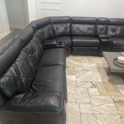 Leather Sectional / Like New 