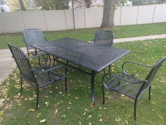 Hampton Bay Patio Set Table &4 Chairs