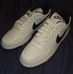 Nike size 10.5 white and navy