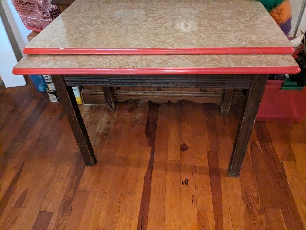 Antique expanding table w/drawer