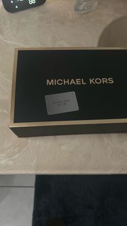 Michael Kors belt size 34 with Gift Box