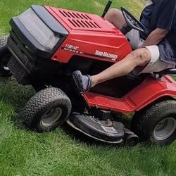 YARD MACHINE LAWN MOWER 