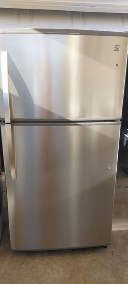 Kenmore Top Freezer Refrigerator 33"Wide.