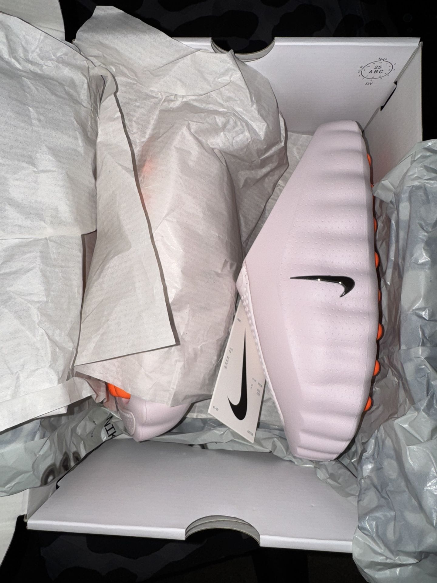 Nike Mind 001