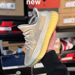 Yeezy 350 Size 10 $100
