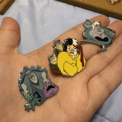 Disney Villains Pin Set 