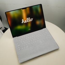 Like New MacBook Pro 14 M4 1 TB 16 GB