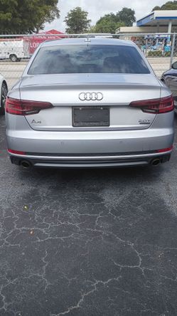 AUDI A4 
