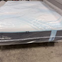💥Queen Mattress Tempurpedic LuxeBreeze Soft 2.0 💥