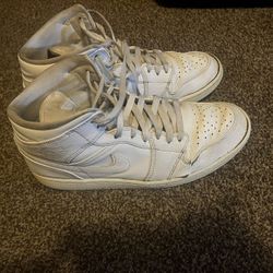 Jordan 1 Mid Triple White