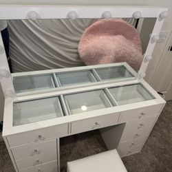 Make Up Vanity 