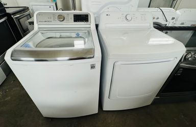 LG Washer and Dryer Set / Like New