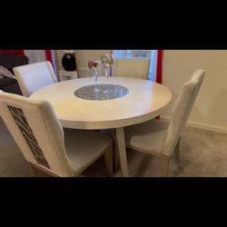 Dining room table used like new