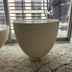 Thaine Pedestal End Table