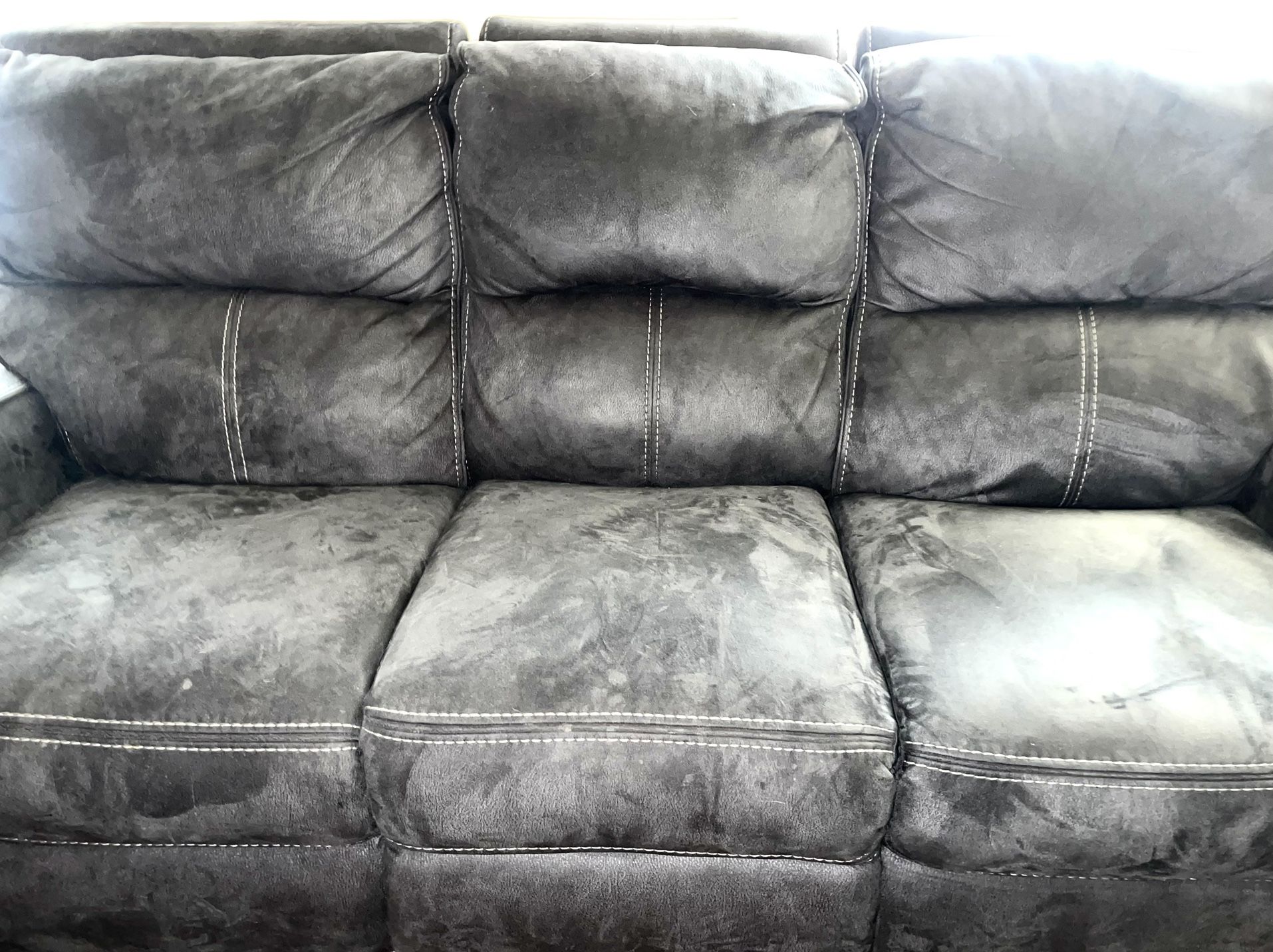 Dark Gray Sectional Couch – Clean & Comfy