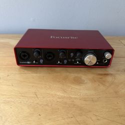 Focusrite Scarlett 2i4 (2nd Gen) USB Audio Interface