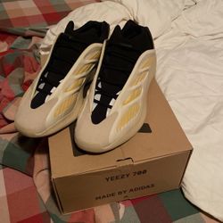 yeezy 700 v3 safflower