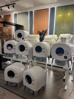 BRAND NEW Automatic Self-Cleaning Cat Litter Box