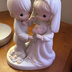 Vintage 1994 Precious Moments Figurine I Give You My Love Forever True #129100