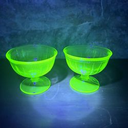 VTG Federal Depression Glass 2 Dessert Sherbert Cups Footed Pedestal 1930s Uranium