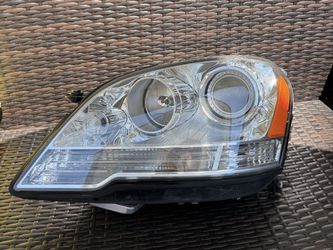 2009 2010 2011 Mercedes-Benz ML350 ML450 ML550 ML63 Left Driver Side Xenon Complete Headlight OEM