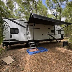 2021 Wolf Pack 35’ Toy Hauler