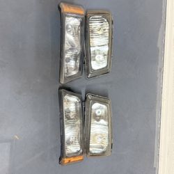 2006 Silverado OEM Headlights GREAT CONDITION 