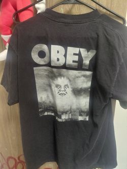 Obey large t-shirt black