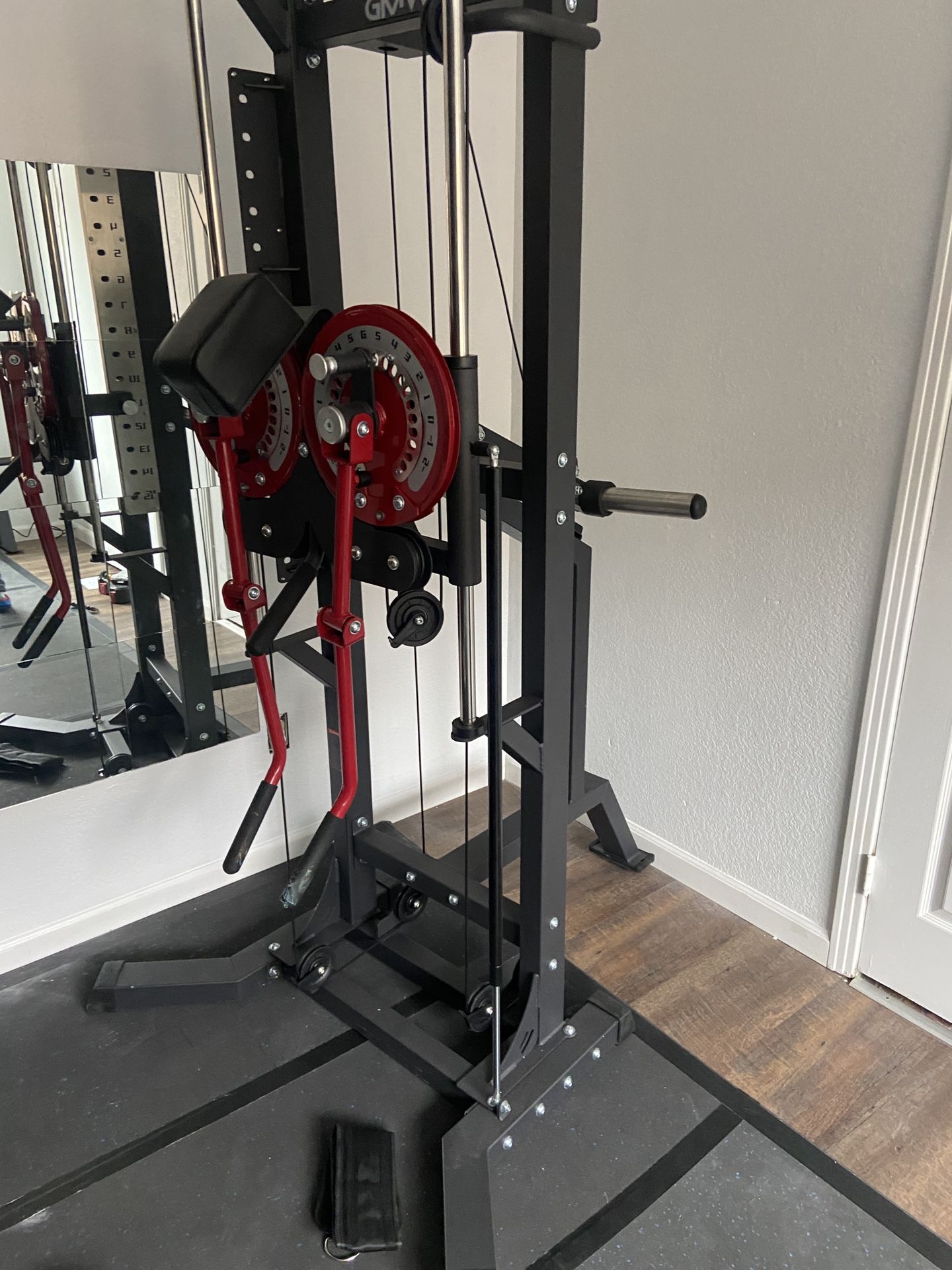 Lateral Raise Machine 