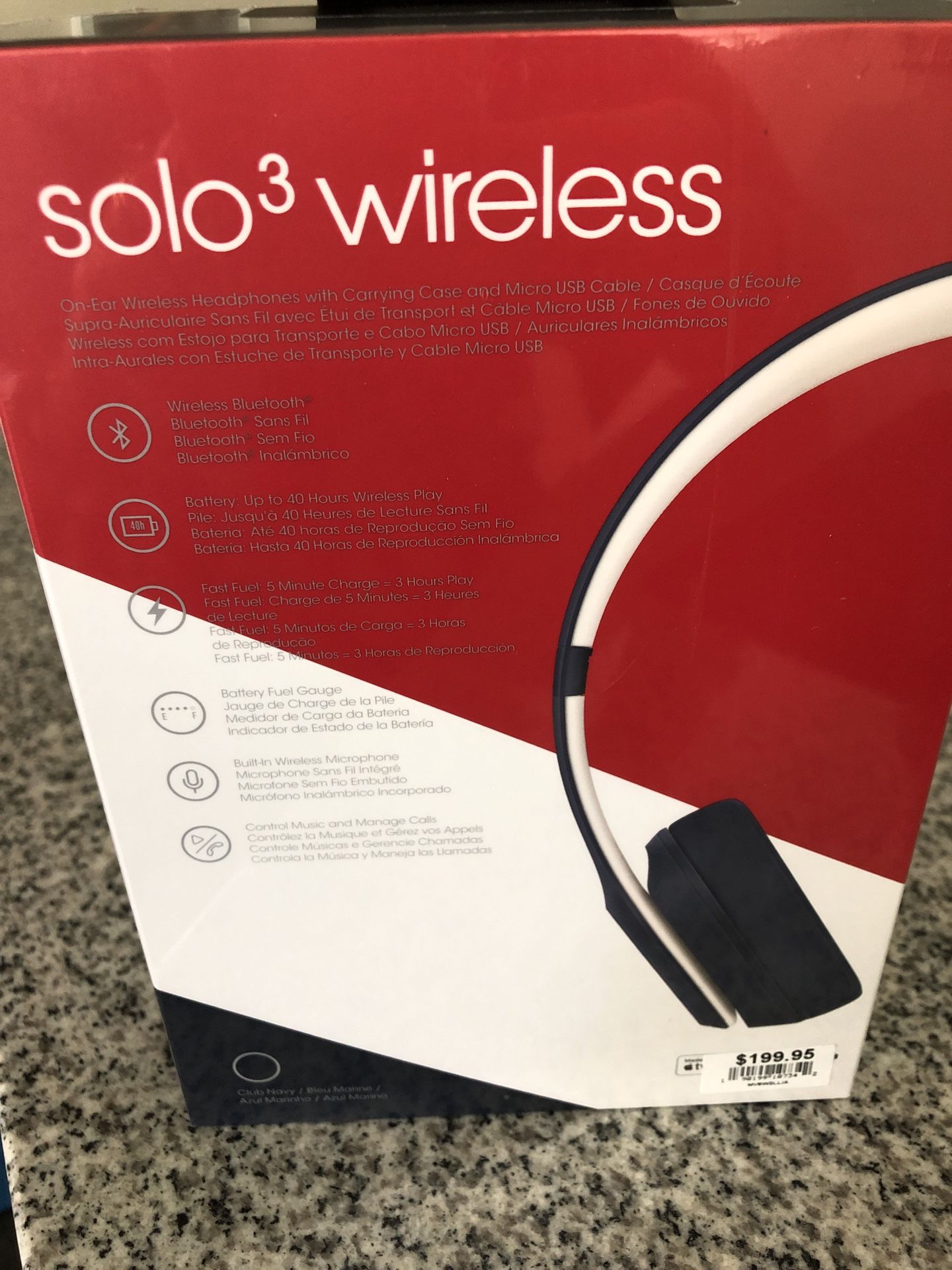 Beats solo 3 wireless headphones ( brand new)weekend special must sell