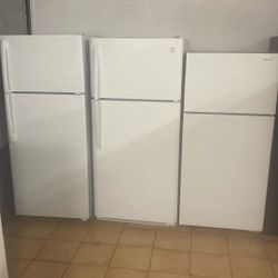 GE REFRIGERATOR  28”W