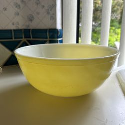 Vintage Yellow Pyrex Mixing Bowl Large 