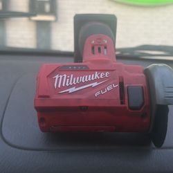 Milwaukee Cut Off Tool