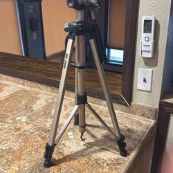 MX 2000 Adjustable Tripod
