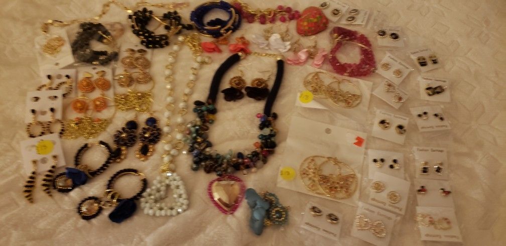 jewelry, deodorant, bath and shower gel, bows and hair clippers