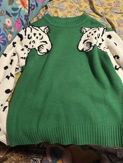 Women’s sweater sz L