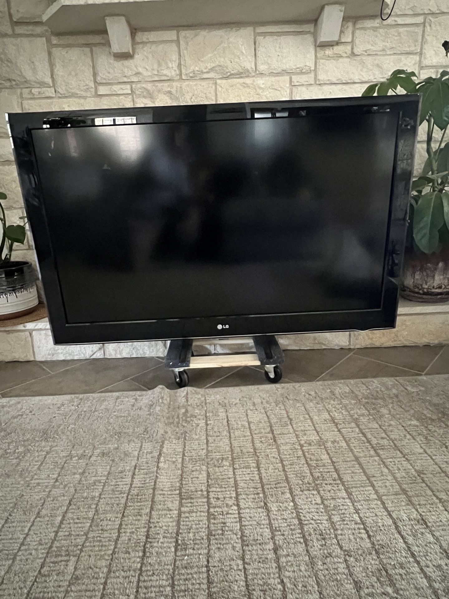 55” HD LCD LG TV