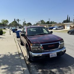 Red GMC Canyon 2008