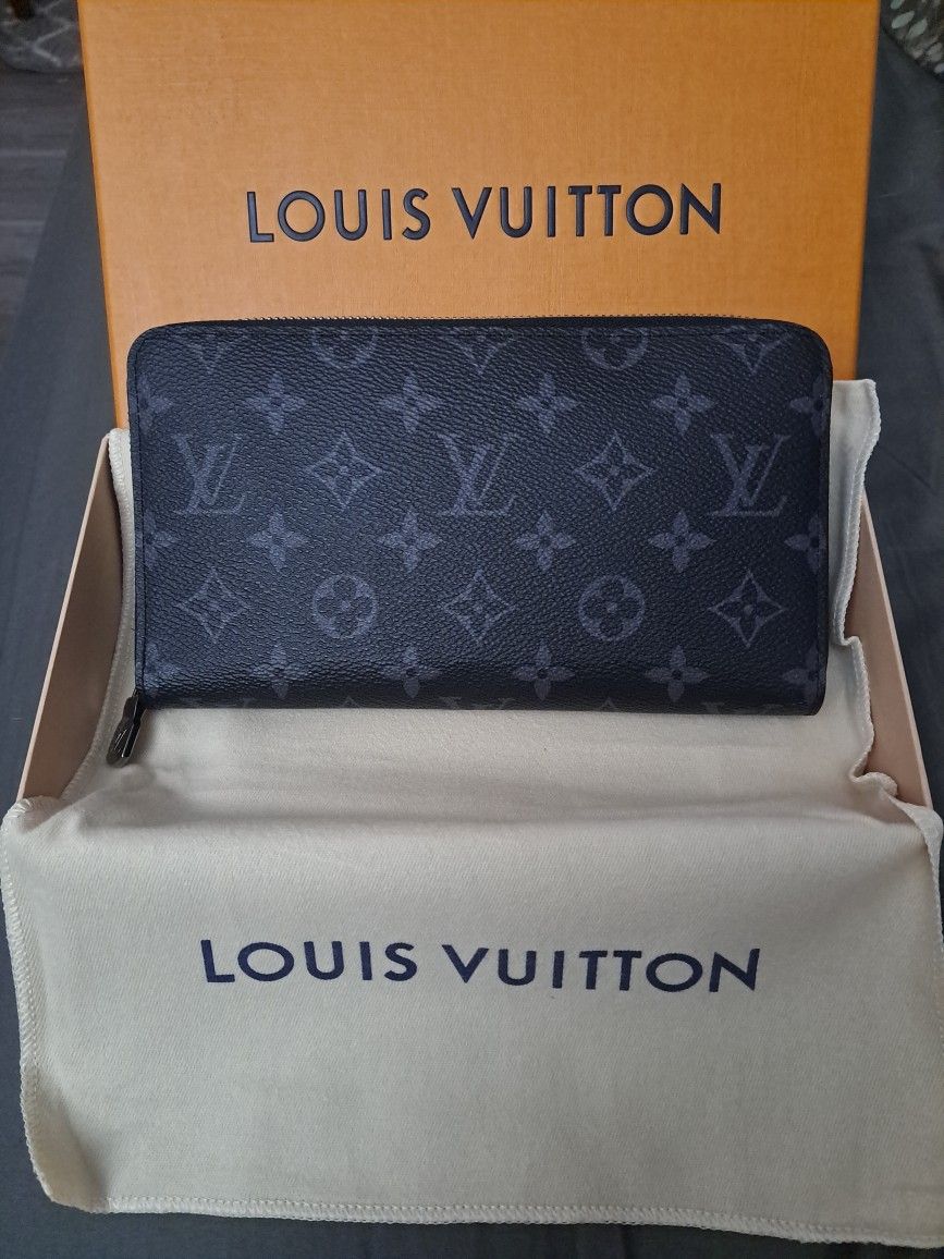 Louis Vuitton Zippy Organizer *Perfect Condition*