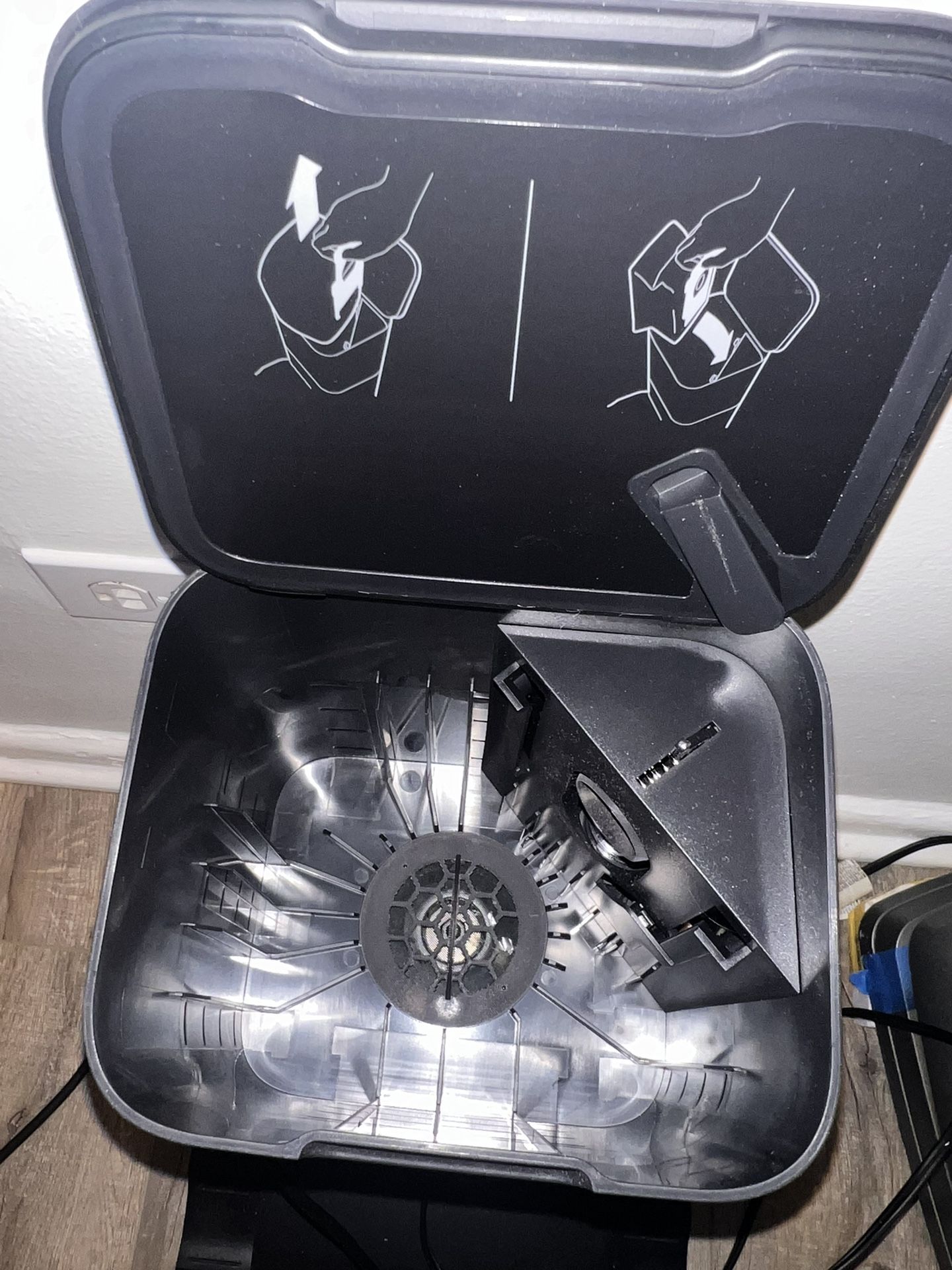 iRobot Roomba I8