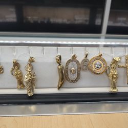 14k 10k Gold Pendant Different Grams Different Prices Layaway Available 10% Down If You Interested Please Ask Maribel Thank You 