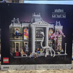 Lego Icons 10326 Natural History Museum New! 🟣