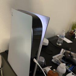 PlayStation 5 – Disc Edition 825GB – Barely Used