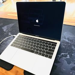 Apple Macbook Pro 13” 2019 2.4Ghz - Core i5 - 16GB RAM 500GB SSD!!