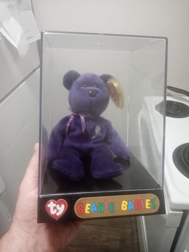 PRINCESS DIANA BEAR (RARE)