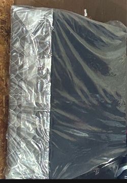 TWIN BOX SPRING PUT TWO TOGETHER IT MAKES A KING BOX SPRING