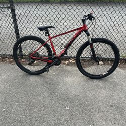 GIANT Mountain Bike Red 27.5 Inches 